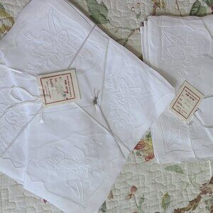 Pristine Madeira Set 6 Dinner Napkins Fine White on White Embroidery 18 square
